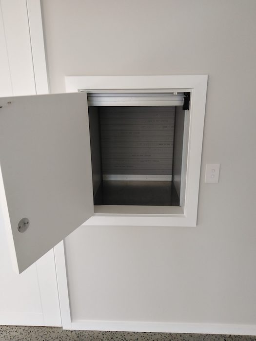Standard residential dumbwaiter